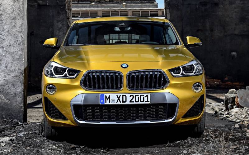 Comparison - BMW X2 xDrive28i 2018 - vs - BMW X3 xDrive30i 2019 | SUV Drive